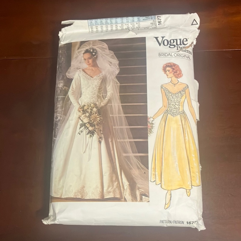 Vintage 1986 Vogue 1677 Wedding Dress Sewing Pattern Cut Size 8